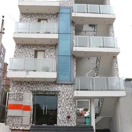فندق إس آر ريزدنسي Zirakpur المظهر الخارجي الصورة